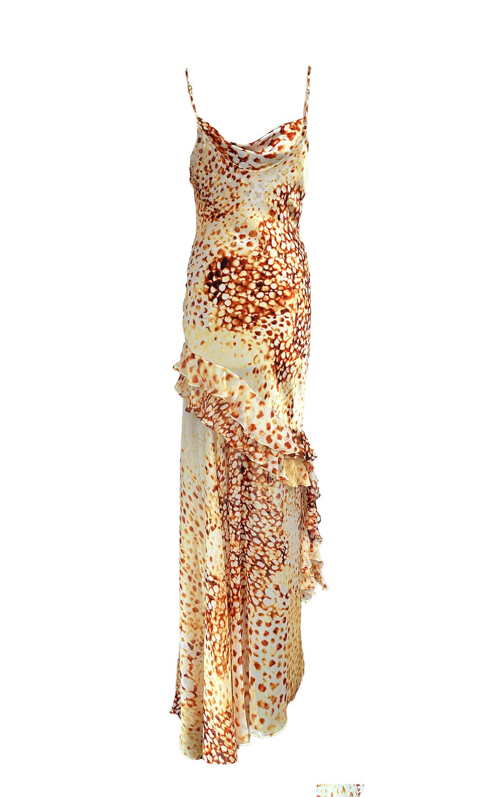 Vestido de seda dorado con volantes
